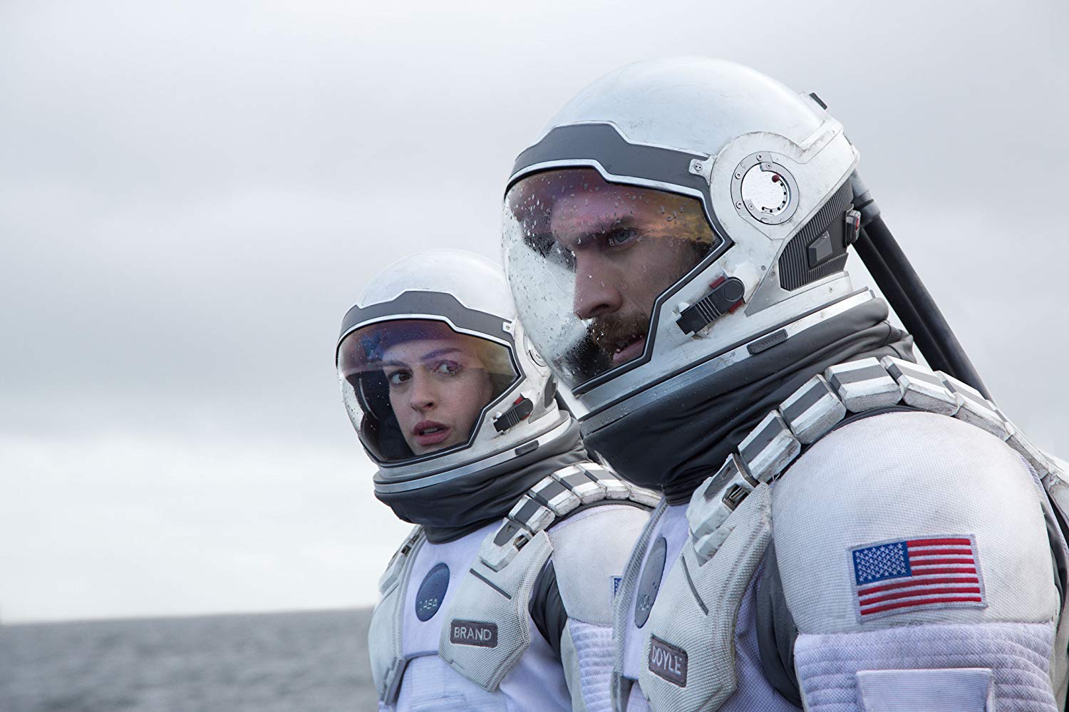 Anne Hathaway and Wes Bentley in Interstellar (2014)